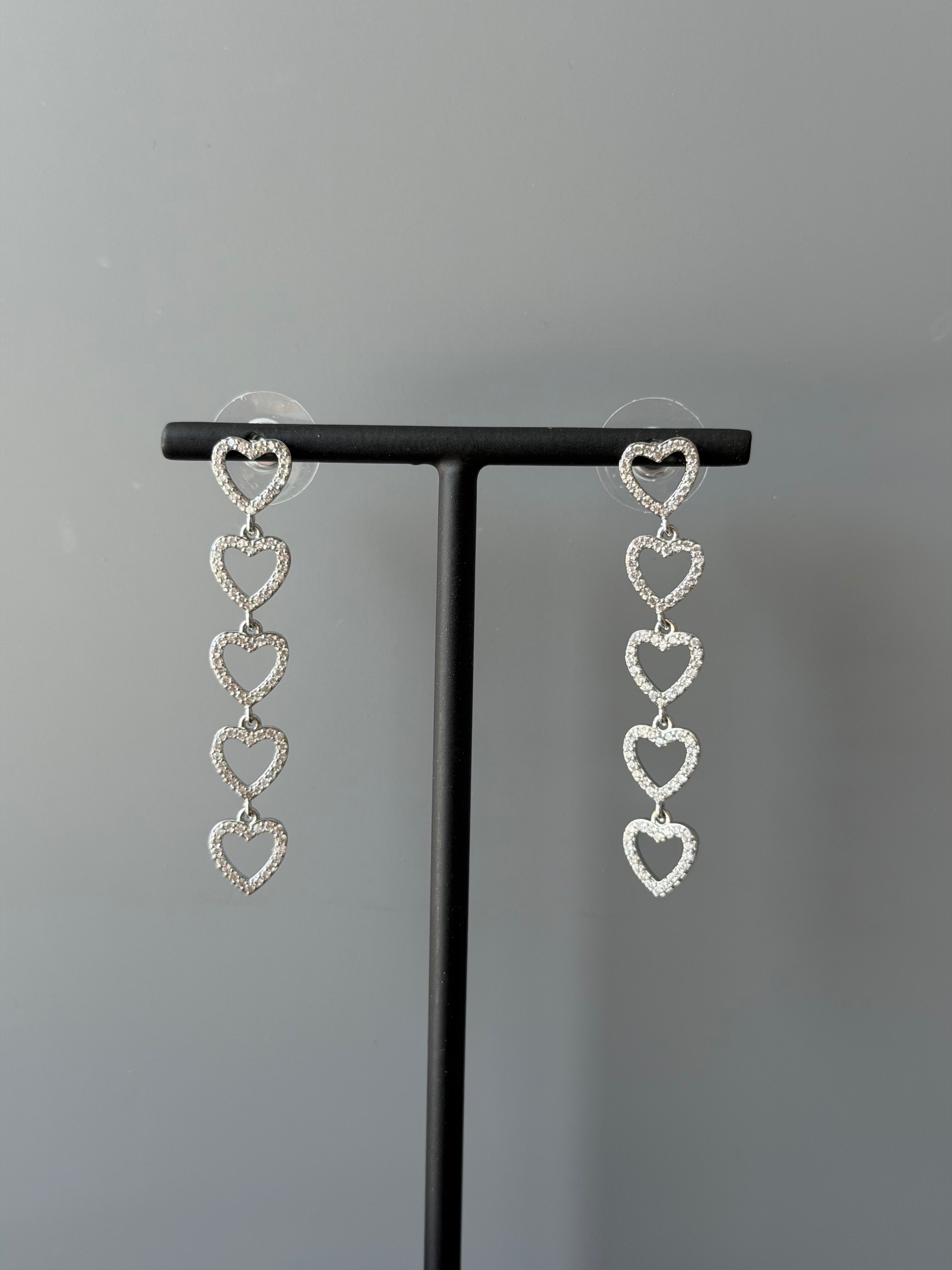 CINQUE CUORI